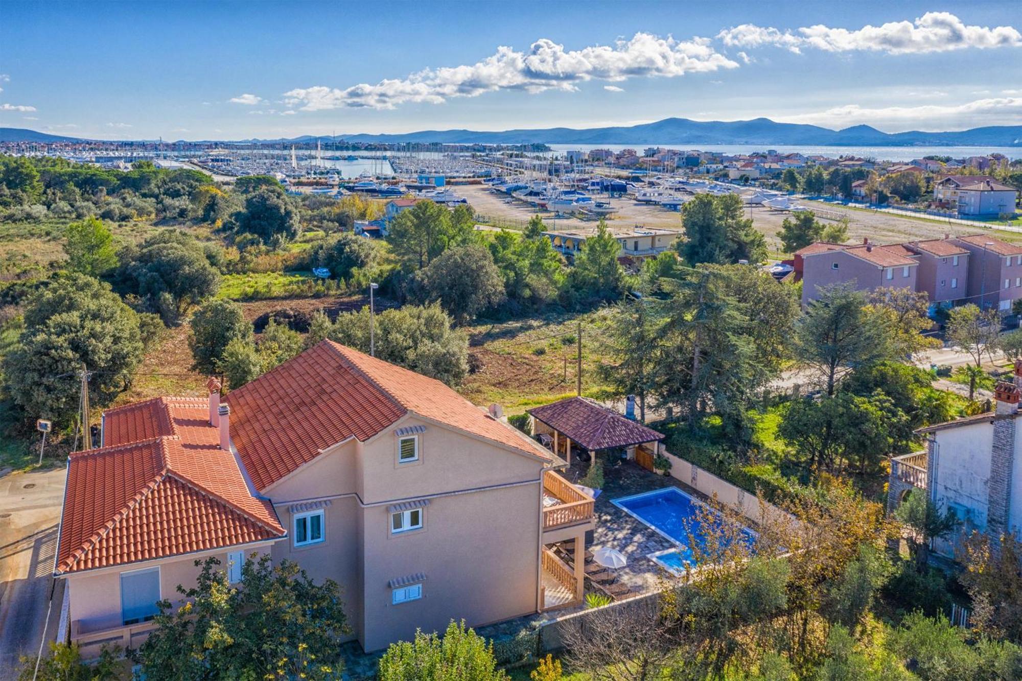 Family Friendly Pool House Ana - Happy Rentals Bibinje Exterior foto